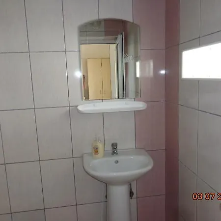 Gazde/Camere de închiriat Casa Munteanu *