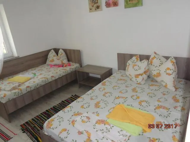 Casa Munteanu אפורי נורד